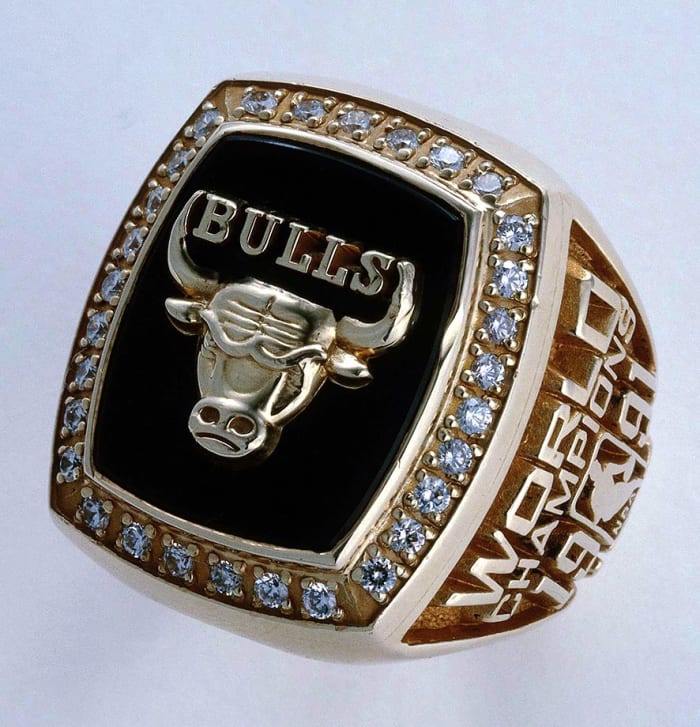 1991-Chicago-Bulls-NBA-Championship-ring.jpg
